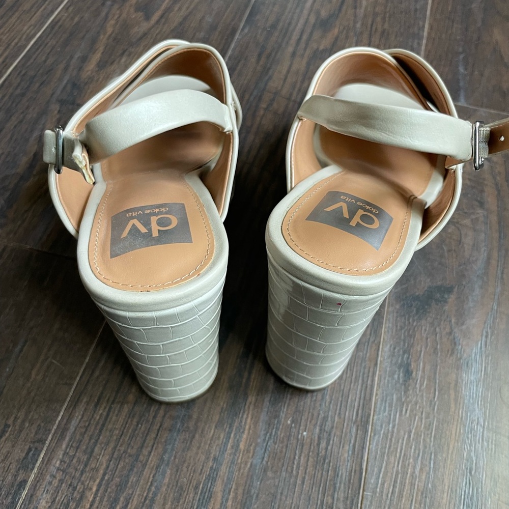 DV Dolce Vita
Cypress Platform Wedge Sandals - Picture 3 of 7